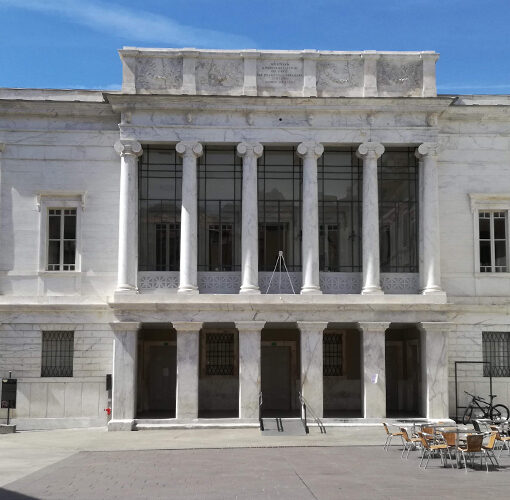 carrara marble teather, guided walk of the historical center