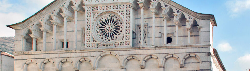 duomo di carrara, storie di marmo