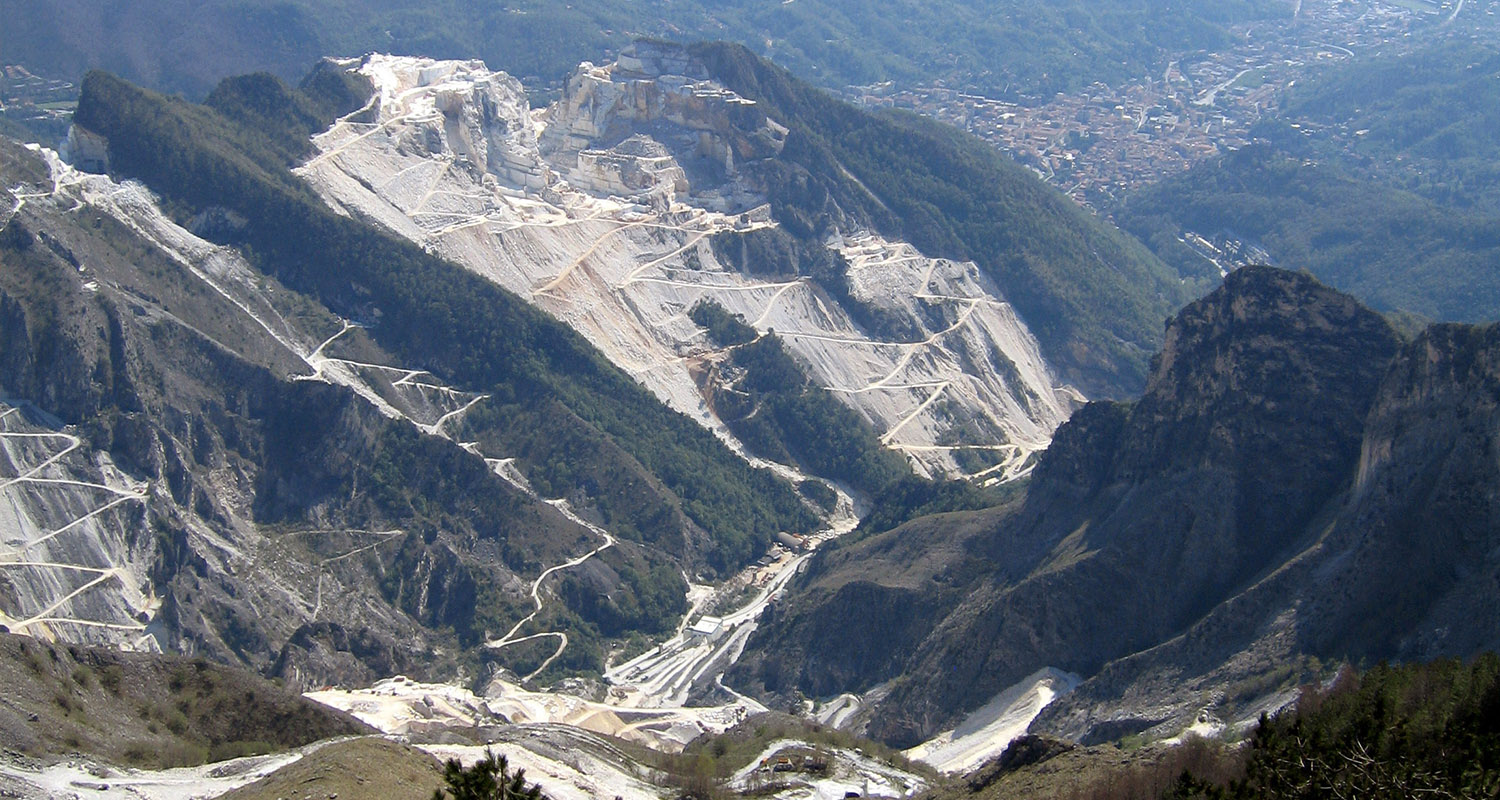 carrara hiking trail, marble quarries