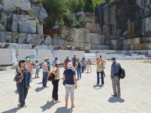 Visita guidata alle cave di marmo di Carrara per gruppi adulti