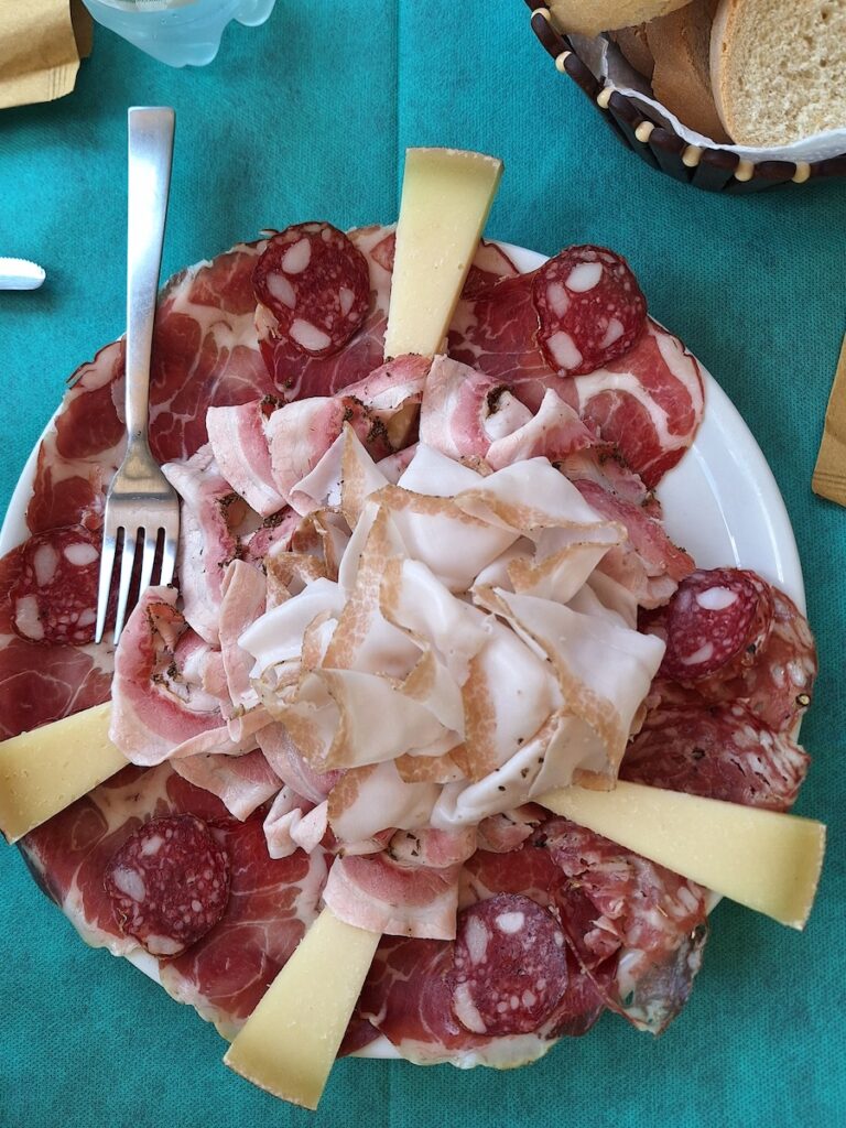 lardo di colonnata, local food delicacies for the gourmet tour