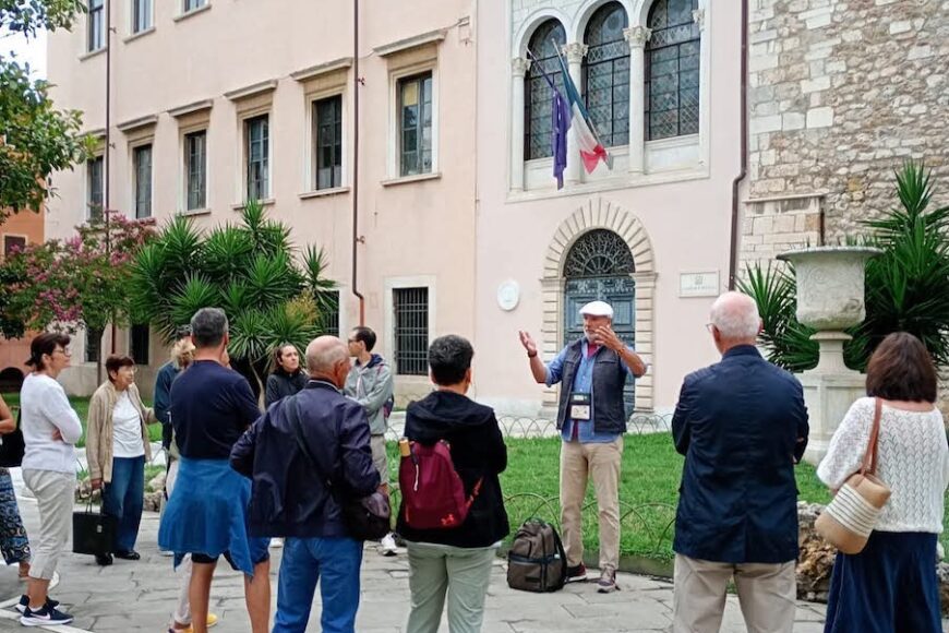 local guide during a carrara guided walk