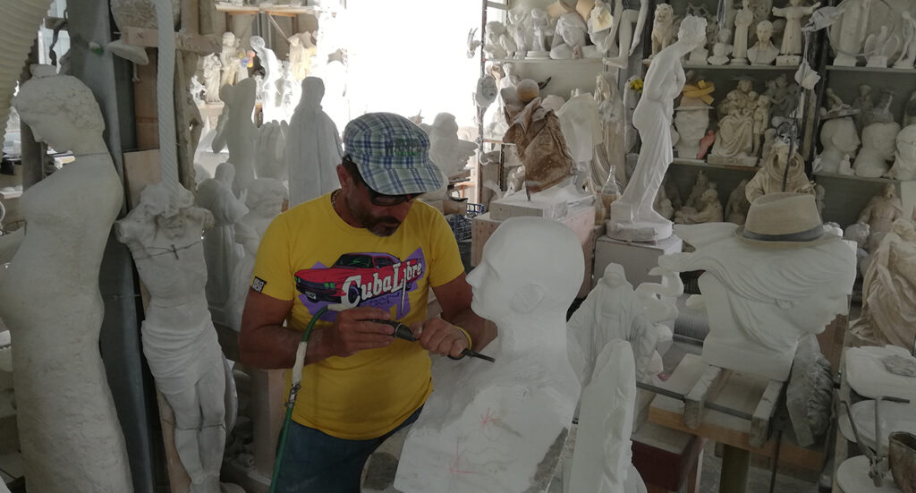 marble artisan at work fatiscritti and marble wrkshop tour