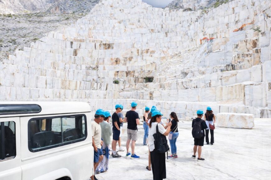 team building in Carrara marble quarries 4x4 tour